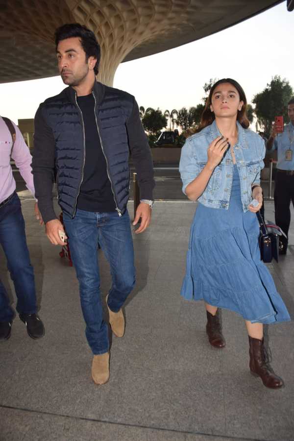 Alia Bhatt and Ranbir Kapoor's uber-cool airport style; jet-setting with  baby Raha for a