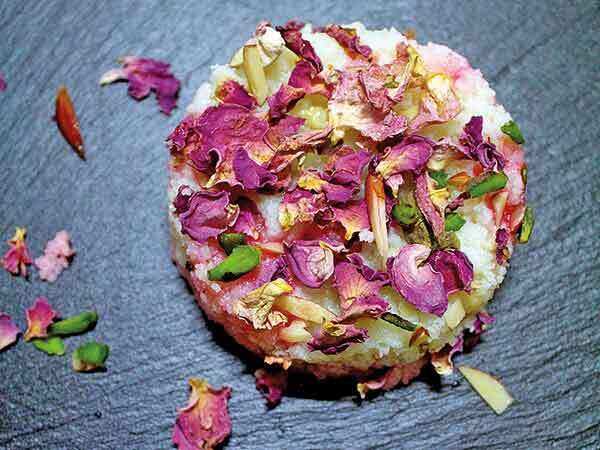roses-AlooGulab-Halwa