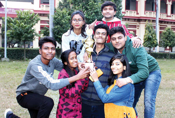 Sahib, Kanchan, Kajal, Aanant, Amit, Aman and Vishkha (BCCL/ Arvind Kumar)