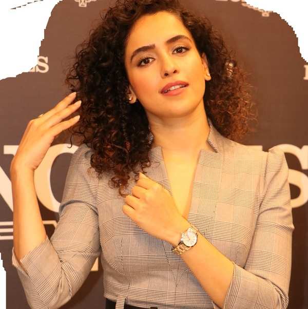 The price of Sara Ali Khan's expensive watch proves she's a real life  princess | The Times of India