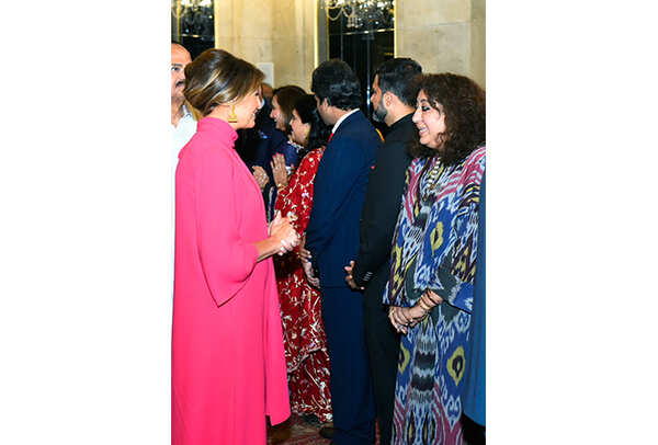 Madhu-Jain-with-Melania