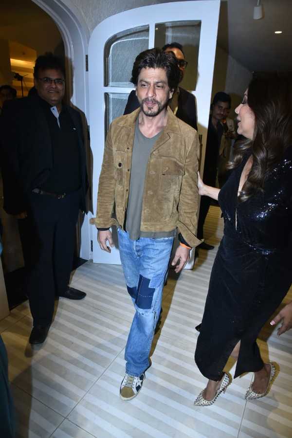 Shah Rukh Khan, Gauri Khan's Honeymoon Picture Goes Viral And The