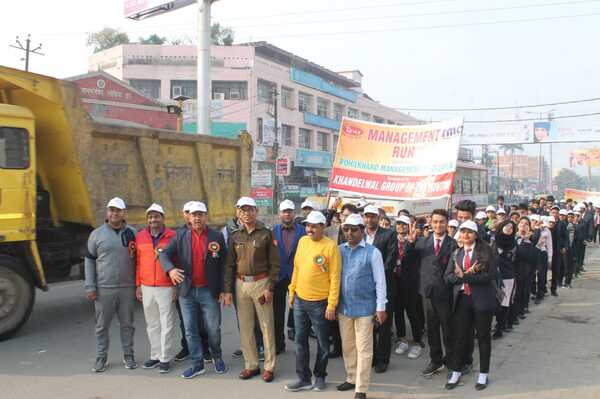 Faculties and authorities from different colleges of Bareilly leading the management run with students
