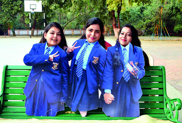 (L-R) Arsh Hussain, Ramsha Azma and Vareesha Hussain (BCCL/ Farhan Ahmad Siddiqui)