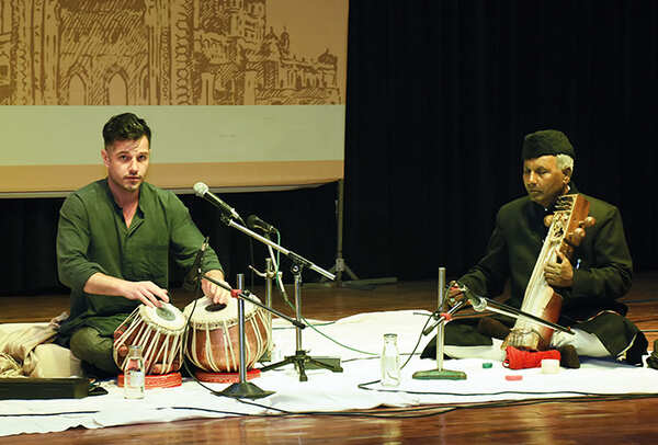 (L) Ehren Hanson (R) Masir Khan (BCCL/ Vishnu Jaiswal)