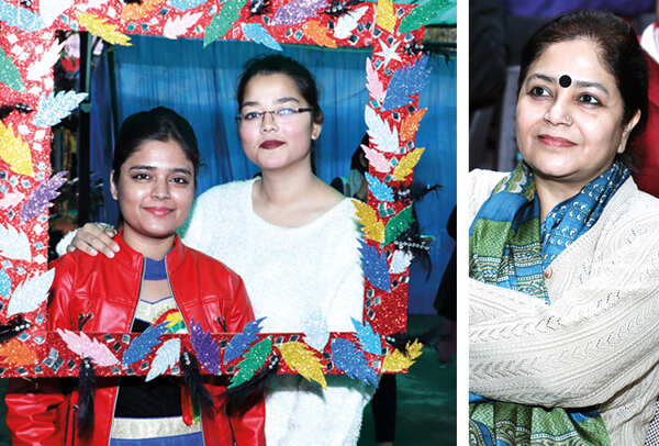 (L) Ritu Tripathi and Mansi Jaiswal (R) Dimple Trivedi (BCCL/ Aditya Yadav)