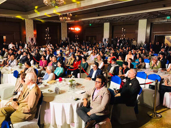 Crowd-at-Auther-Awards