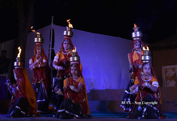 Folk artists presents India's cultural legacy through dance and music ...
