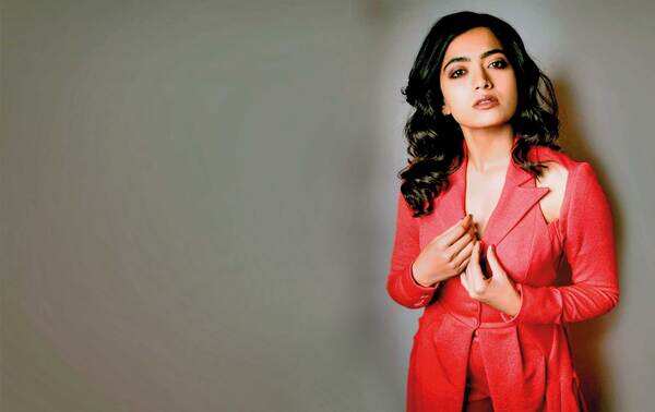 HT17WOMEN-RASHMIKA_DES