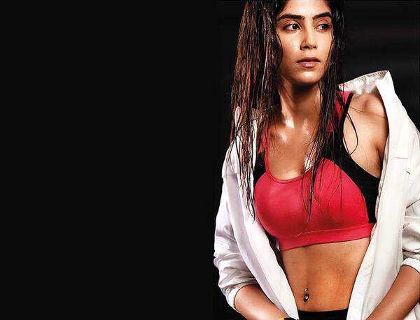HT17WOMEN-NIKITA_TANWANI03