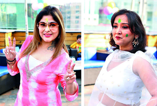 (L) Komal Mahendru (R) Neelam Vaish Singh (BCCL/ Aditya Yadav)