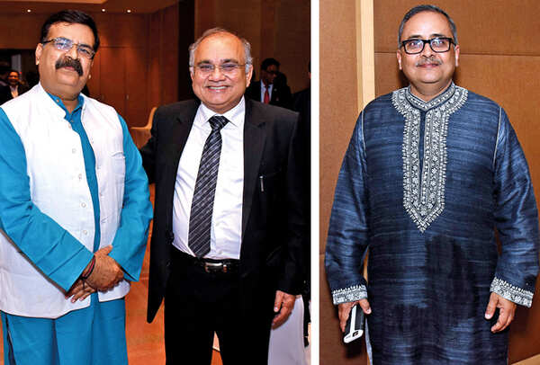 Deepak Bhardwaj (L) and Anup Chand Pandey with Jayant Krishna (BCCL/ Vishnu Jaiswal)
