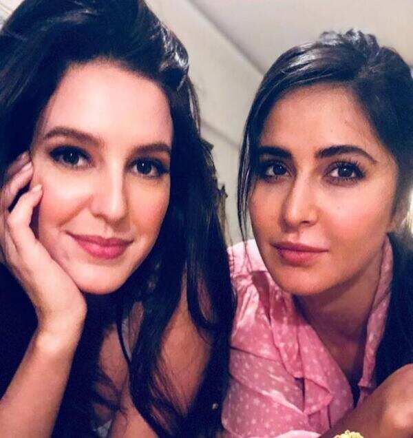Katrina-Kaif-and-Isabelle-Kaifs-selfie-proves-they-are-the-prettiest-sisters-in-town_0