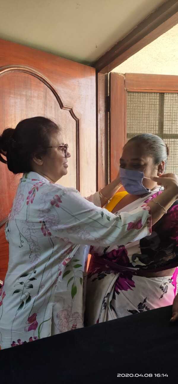 Distributing the masks for free to house helps