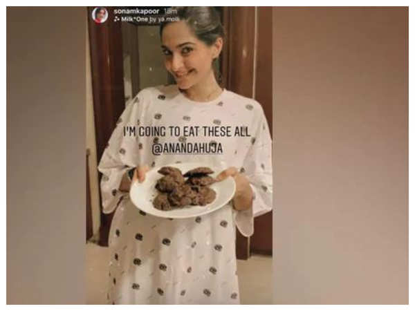 Sonam Kapoor bakes yummy gluten-free chocolate chip cookies - Times of ...