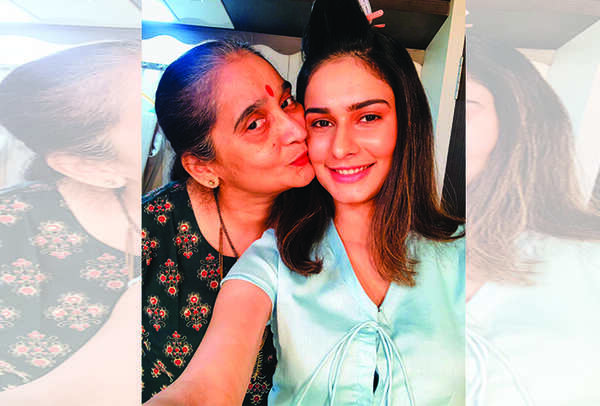 Aneri Vajani who plays Praniti in Pavitra Bhagya (BCCL)