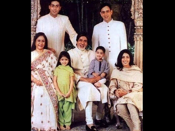 This throwback photo of the Bachchan's paints a perfect family picture ...