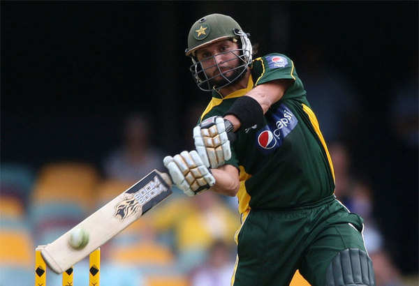 Top 5 Batsmen With Highest ODI Sixes in History: Batsmen with most ...