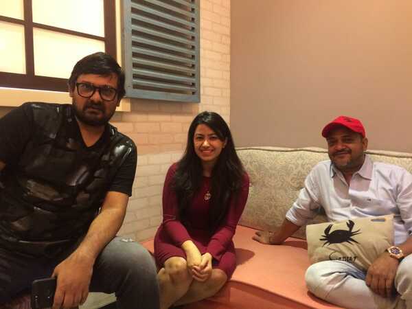 Alka Khan (in center) with Sajid-Wajid duo