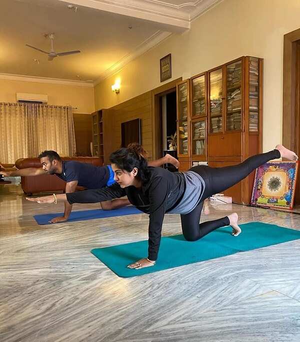 jhilik and pritiranjan gharai yoga