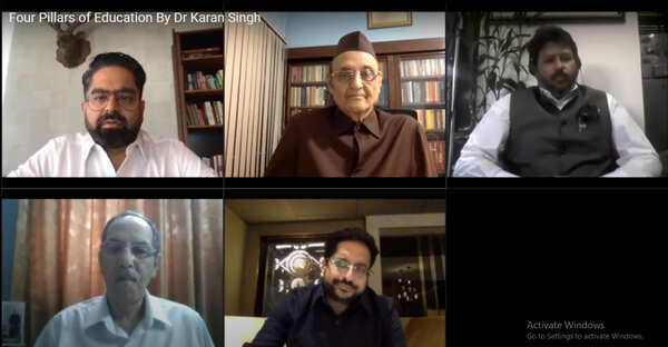 Dr. Karan Singh addressed academicians and experts on ‘Four Pillars of Education’