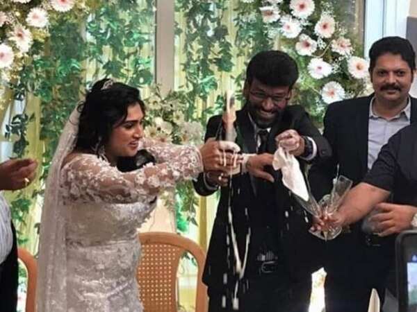 Bigg Boss Tamil fame Vanitha Vijaykumar gets married to Peter Paul amid lockdown