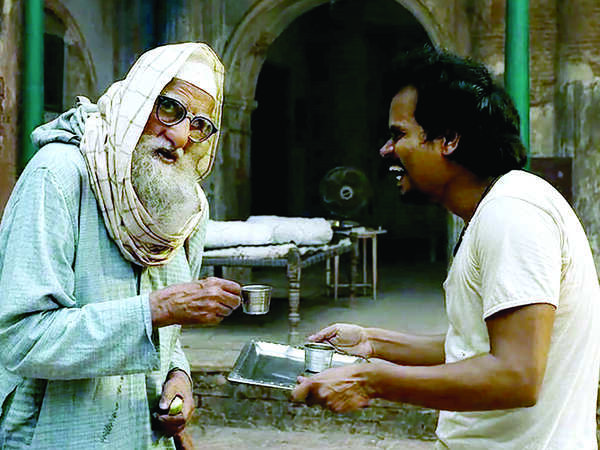 Amitabh Bachchan and Nalneesh in a scene from Gulabo Sitabo (BCCL)