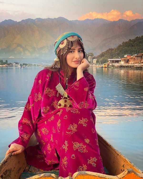 Ladakh Trip Day 16 (Kashmiri Traditional Dress)