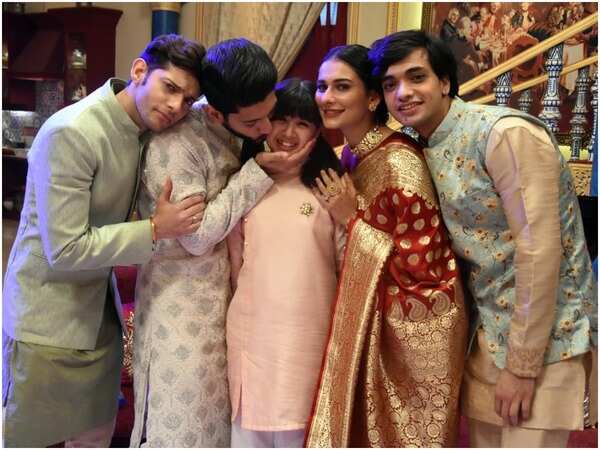 The cast of 'Pavitra Bhagya'