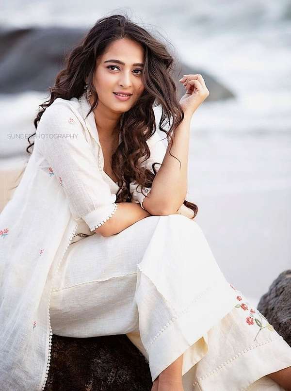 600px x 806px - Anushka Shetty reveals the reason behind her limited presence on social  media | Telugu Movie News - Times of India