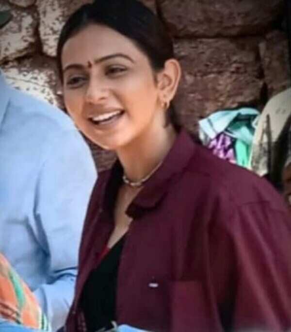 Rakul Preet Vikarabad (1)