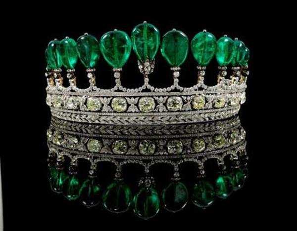 Royal jewellery of on sale the world