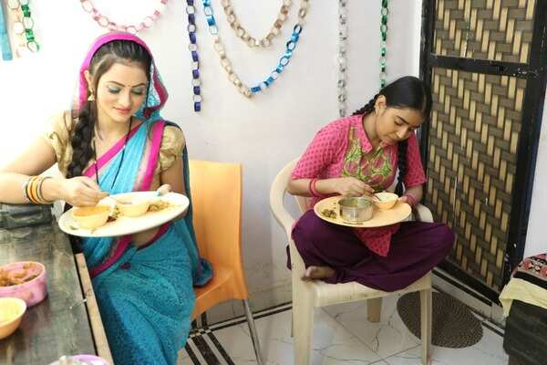 Shweta Rajput (Sweety) and Sarika Bahroliya (Gudiya) (3).