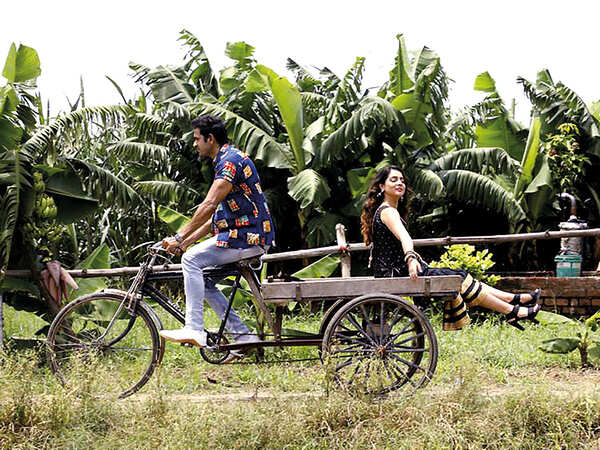 Malvi Malhotra and Mrunal Jain shooting for a music video on the outskirts of Varanasi (BCCL)