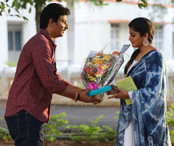 Stills (4)