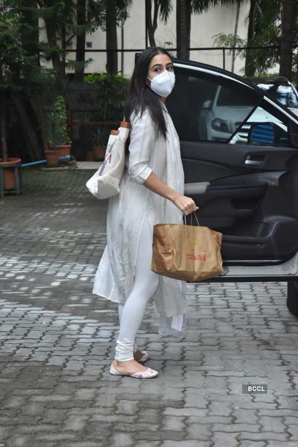 Can you guess the price of Sara Ali Khan's co-ord set? - Masala