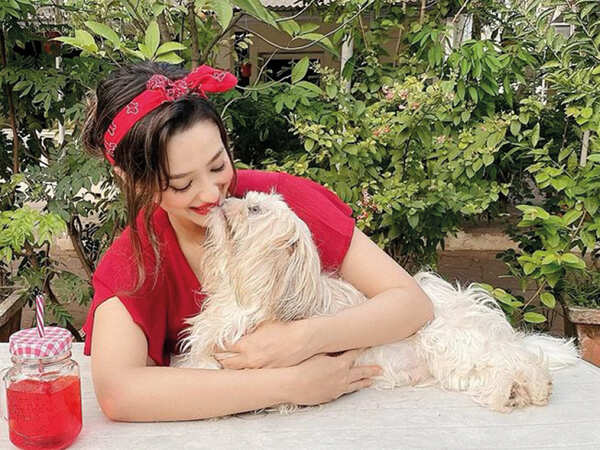 Madalsa with her pet Kiki (BCCL)