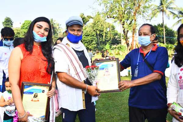 Ollywood artistes felicitated.