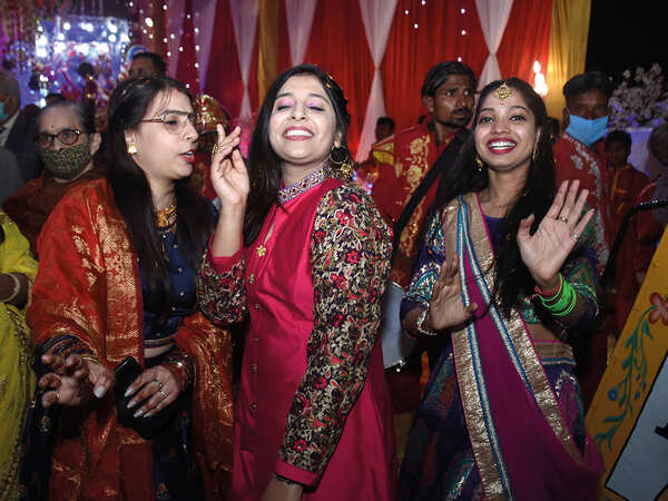 (L-R) Shreya, Aayushi and Pooja (BCCL/ Vishnu Jaiswal)