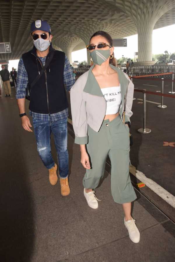 Samantha Latest Video: Samantha Ruth Prabhu makes head turn with her latest  uber cool airport fashion