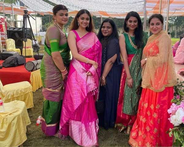 Which is the best saree to wear for night wedding functions? - Quora