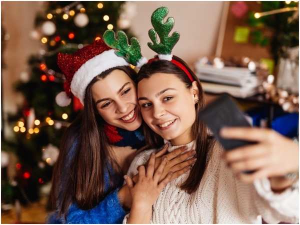 Easy tips to host a perfect virtual Secret Santa party - Times of India