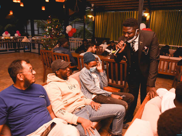 AASI hosts Christmas dinner 1