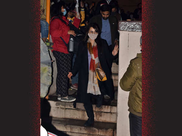 Minnisha at the ghat in Varanasi (BCCL)
