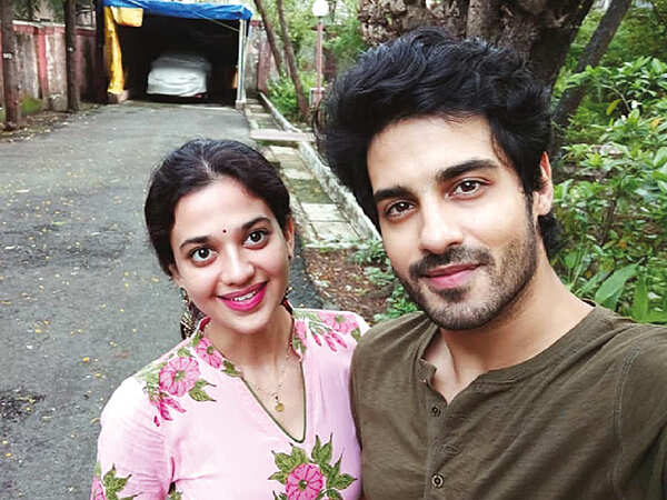 Shruti with friend Abrar Qazi (BCCL/ @abrarqazi47)