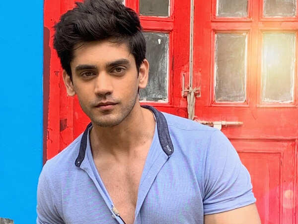 Avinash f