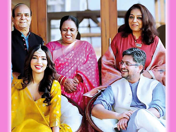 (L-R) Himanshu’s parents Jivan and Shama Sharma along with Kanika’s mother at their engagement in December (BCCL/ @kanika.d)