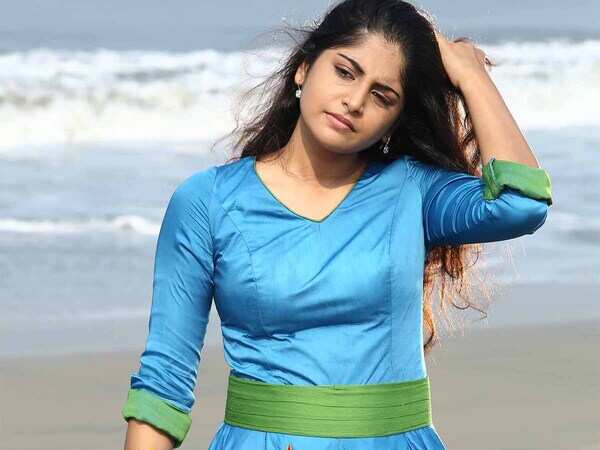 manjima oru vadakkan selfie
