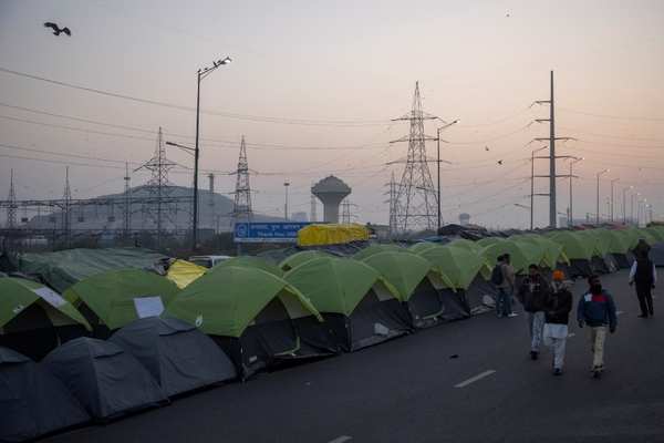 Farmers Protest: Supreme Court Stays Implementation Of Farm Laws, Forms ...