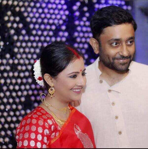 Manali Manisha Dey and Abhimanyu Mukherjee.